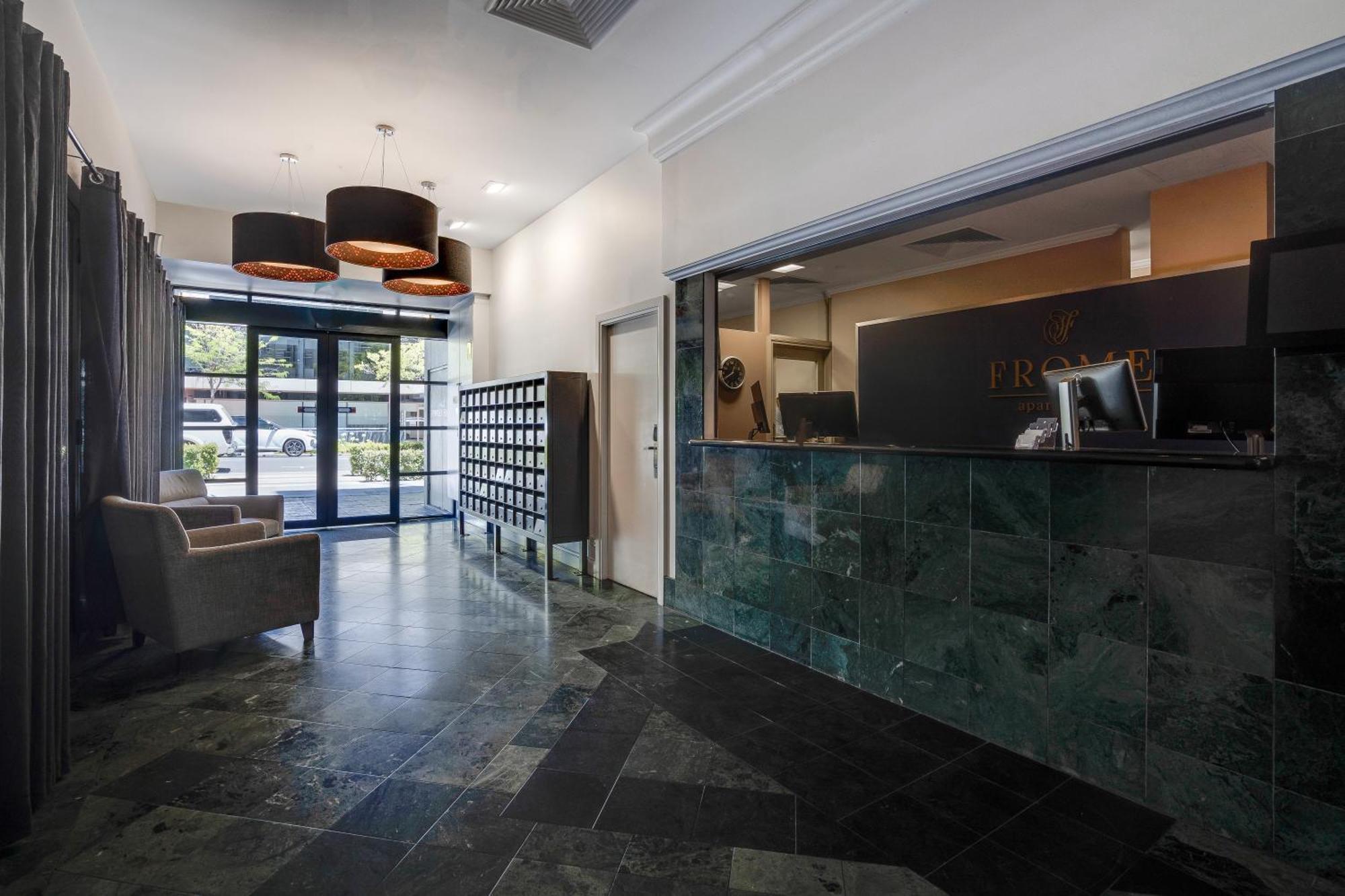 Frome Apartments Аделейд Екстериор снимка
