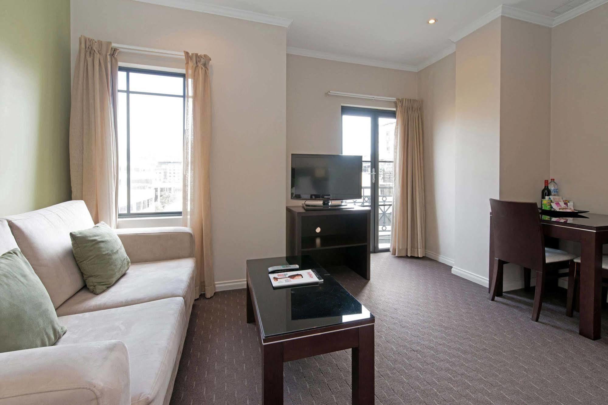 Frome Apartments Аделейд Екстериор снимка