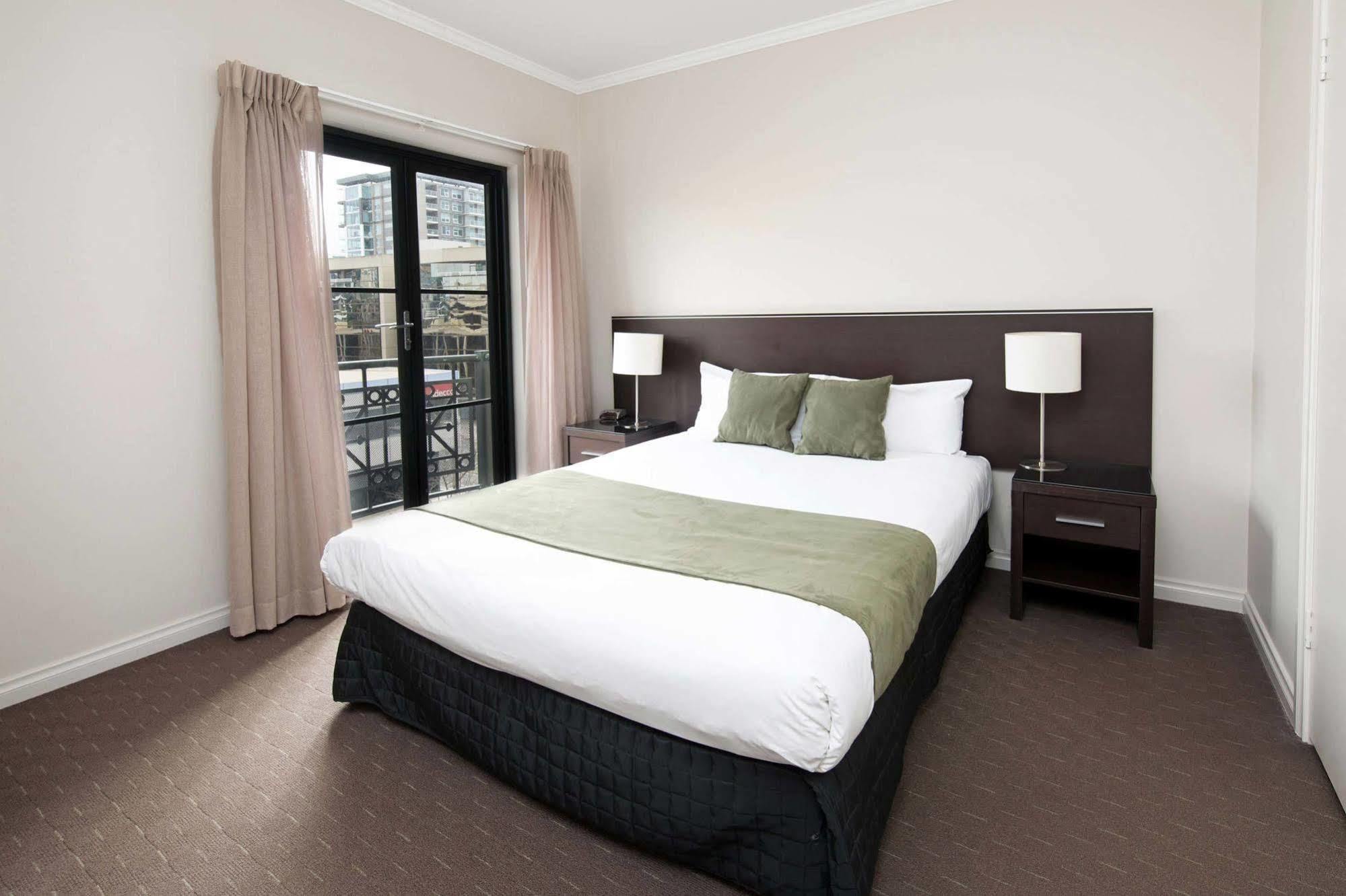 Frome Apartments Аделейд Екстериор снимка