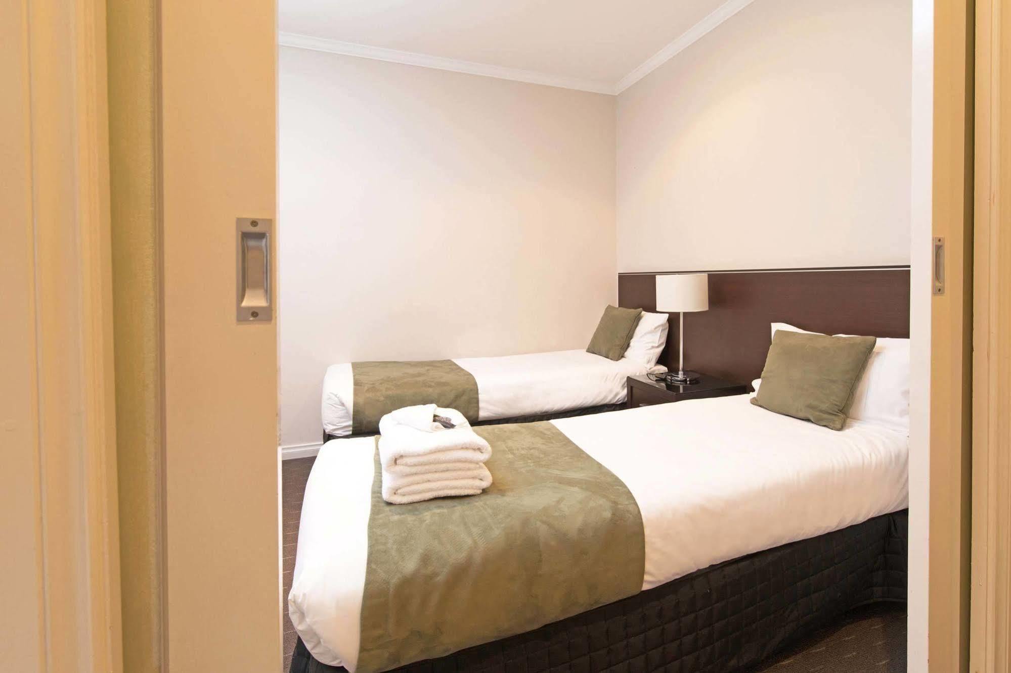 Frome Apartments Аделейд Екстериор снимка