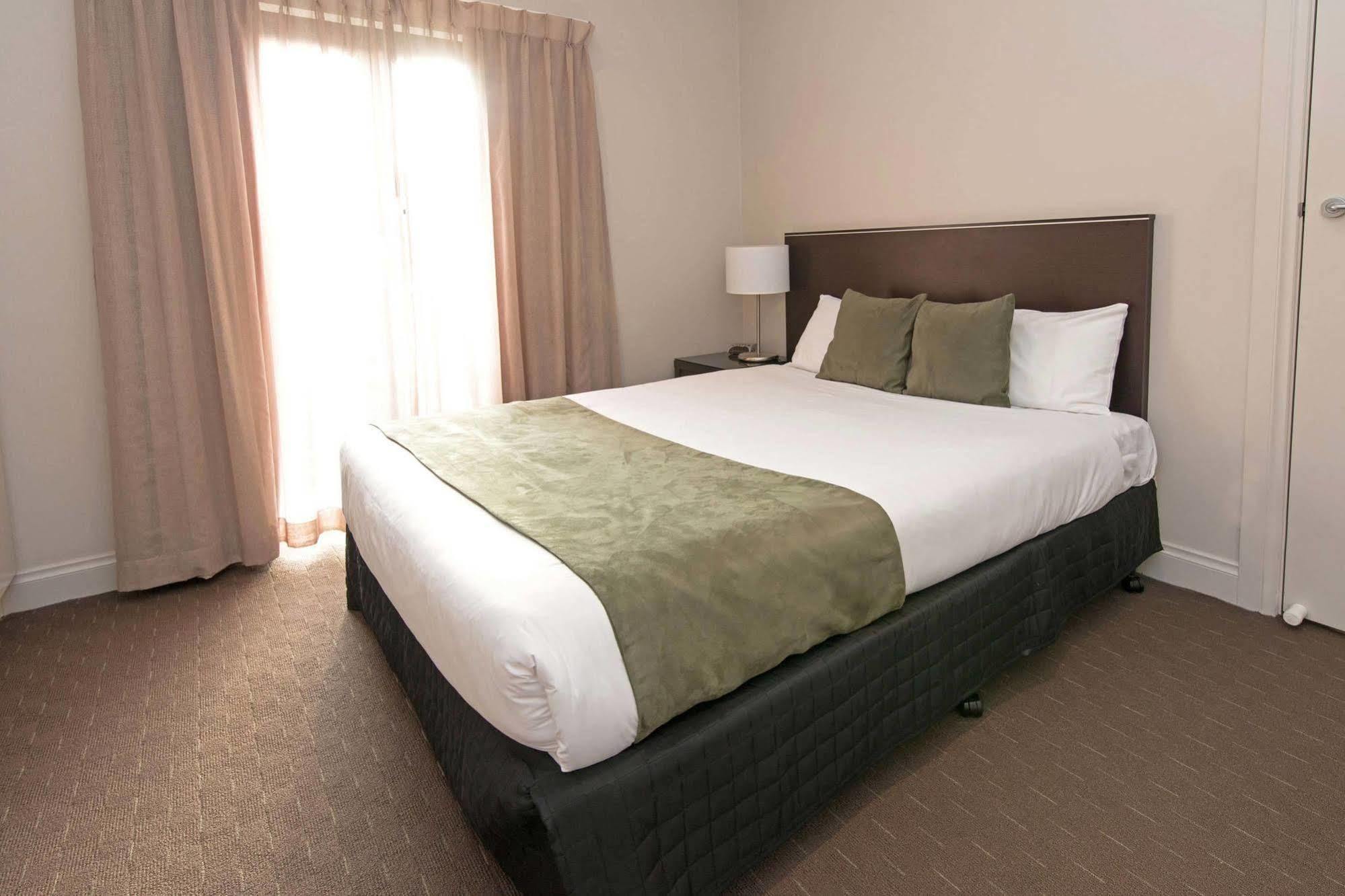 Frome Apartments Аделейд Екстериор снимка