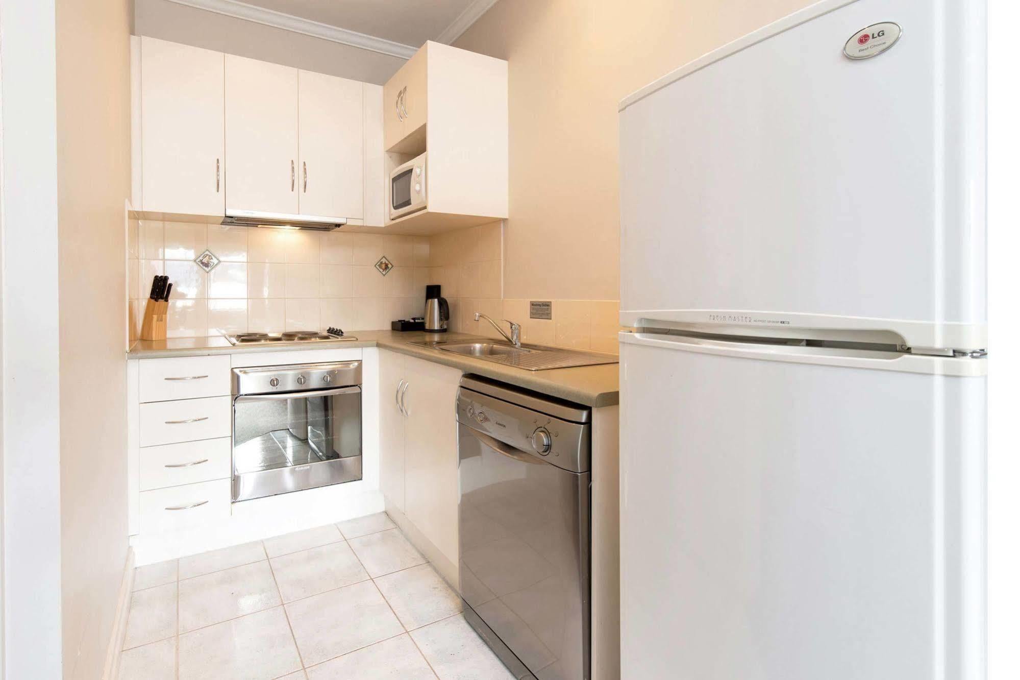 Frome Apartments Аделейд Екстериор снимка